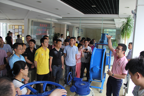 永嘉县中青班学员到华体官方-WANBO SPORTS
参观考察